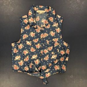 Love Culture Sleeveless Top Ties at Waist Size M